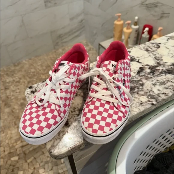 Vans Pink women’s checkered